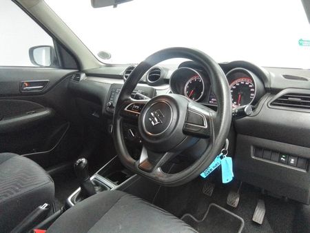2022-Suzuki-Swift-12-GL_11