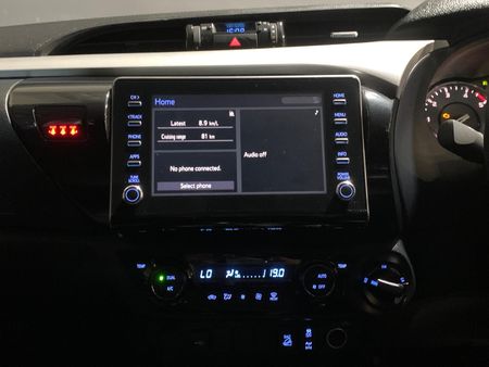 2025-Toyota-Hilux-28-GD-6-Raider-4x4-Auto-Double-Cab_11