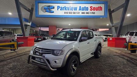 2011-Mitsubishi-Triton-32-DI-D-4x4-Double-Cab_0