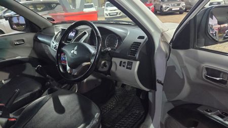 2011-Mitsubishi-Triton-32-DI-D-4x4-Double-Cab_1