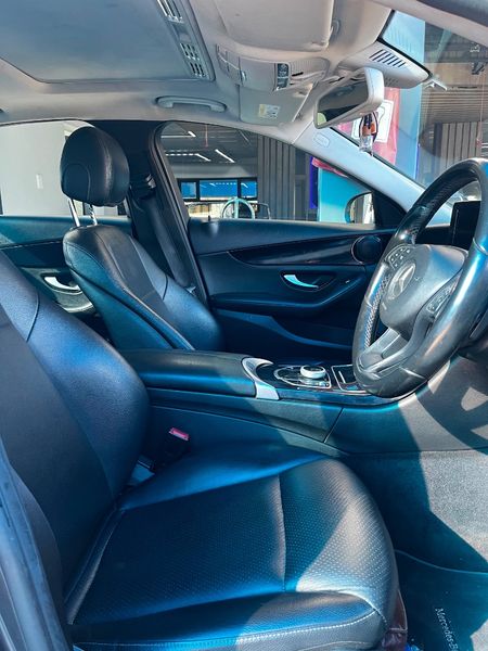 2016-Mercedes-Benz-C-Class-C-180-Avantgarde-Auto_11