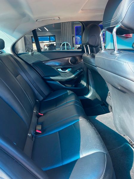 2016-Mercedes-Benz-C-Class-C-180-Avantgarde-Auto_13