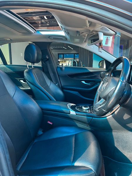 2016-Mercedes-Benz-C-Class-C-180-Avantgarde-Auto_16