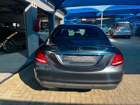 2016-Mercedes-Benz-C-Class-C-180-Avantgarde-Auto_3