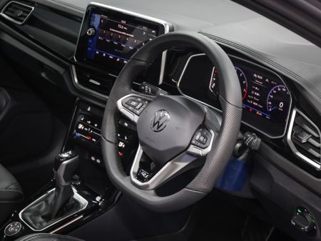 2026-Volkswagen-T-Roc-20-TSI-4M-R-Line-Auto_10