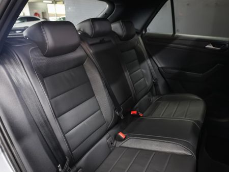 2026-Volkswagen-T-Roc-20-TSI-4M-R-Line-Auto_17