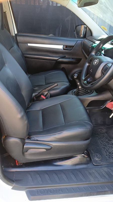 2019-Toyota-Hilux-20-VVTi-Single-Cab_9