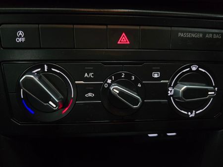 2025-Volkswagen-T-Cross-10-TSI-Auto_10