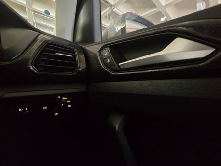 2025-Volkswagen-T-Cross-10-TSI-Auto_27