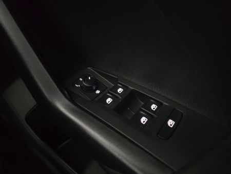 2025-Volkswagen-T-Cross-10-TSI-Auto_28