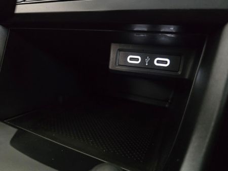 2025-Volkswagen-T-Cross-10-TSI-Auto_30