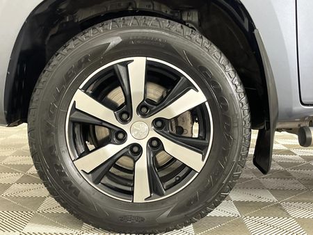2021-Peugeot-Landtrek-19D-4Action-4x4-Double-Cab-Auto_4