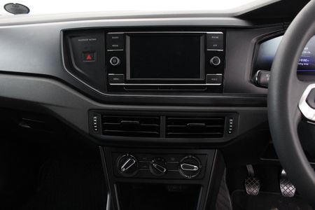 2023-Volkswagen-Polo-10-TSI_3