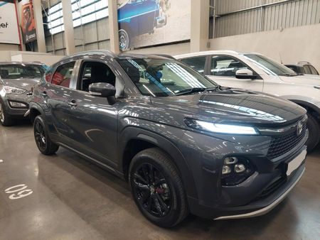 2024-Toyota-Starlet-Cross-15XS_3