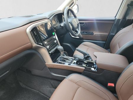 2026-Mahindra-Scorpio-N-22D-Auto-Z8_18