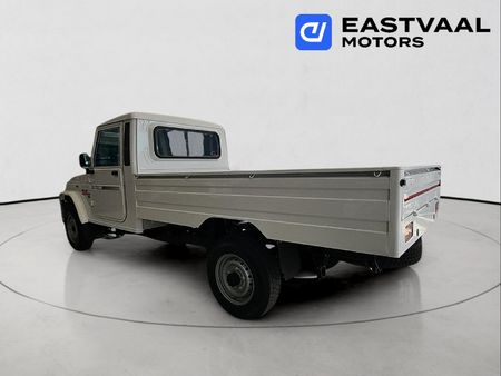 2026-Mahindra-Bolero-Maxi-Truck-25-TD-Single-Cab_4