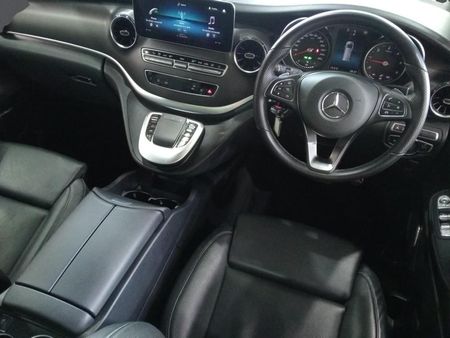 2024-Mercedes-Benz-V-Class-V-300d-Exclusive_8