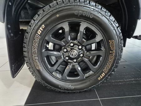 2025-Toyota-Hilux-28-GD-6-Raised-Body-Legend-Auto-Double-Cab_12