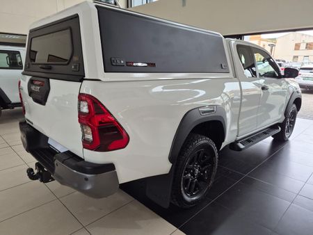 2025-Toyota-Hilux-28-GD-6-Raised-Body-Legend-Auto-Double-Cab_5