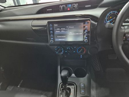 2025-Toyota-Hilux-28-GD-6-Raised-Body-Legend-Auto-Double-Cab_8