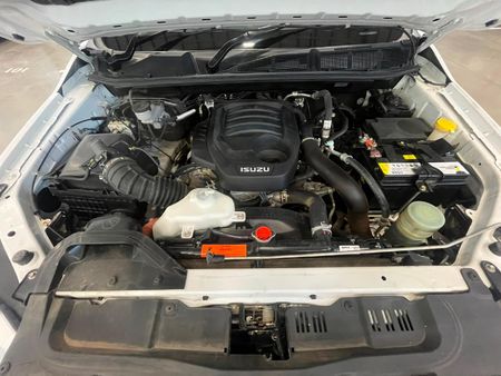 2023-Isuzu-D-Max-19-DDI-HR-L-4x4-Single-Cab_9