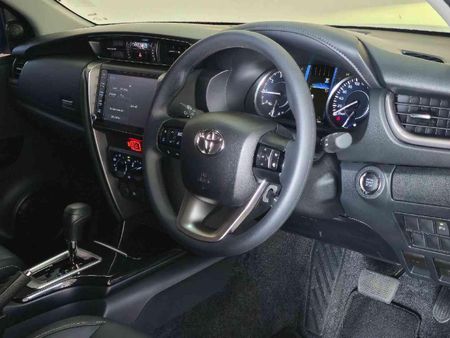 2026-Toyota-Fortuner-24-GD-6-RB-Auto_11
