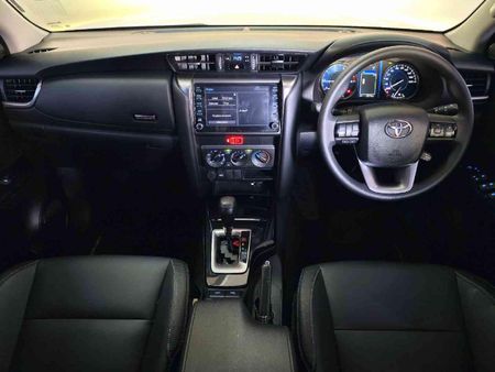 2026-Toyota-Fortuner-24-GD-6-RB-Auto_24