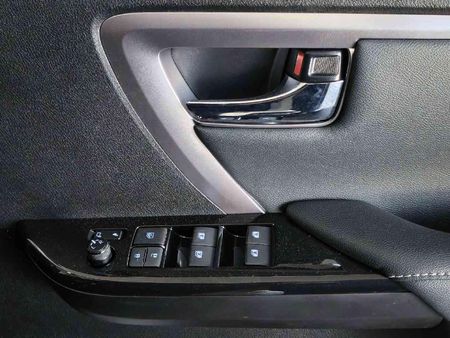 2026-Toyota-Fortuner-24-GD-6-RB-Auto_27