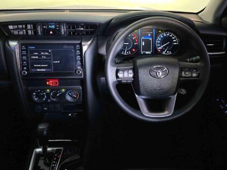 2026-Toyota-Fortuner-24-GD-6-RB-Auto_6