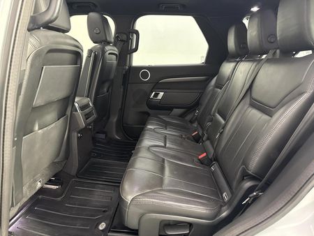 2019-Land-Rover-Discovery-30-TD6-SE_3