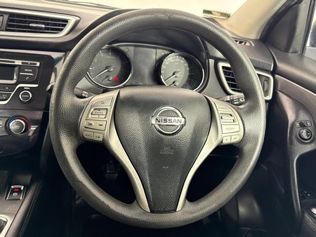 2017-Nissan-Qashqai-12T-Visia_11