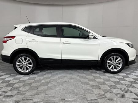 2017-Nissan-Qashqai-12T-Visia_16