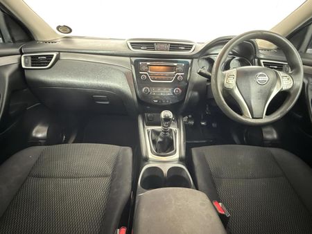 2017-Nissan-Qashqai-12T-Visia_1