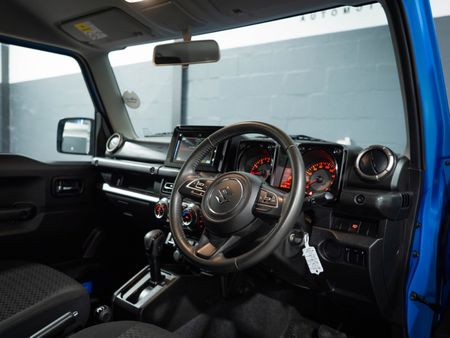 2024-Suzuki-Jimny-15-GLX-Auto_11