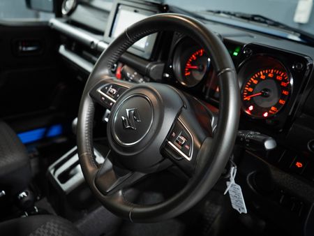 2024-Suzuki-Jimny-15-GLX-Auto_12