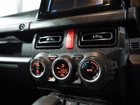 2024-Suzuki-Jimny-15-GLX-Auto_14