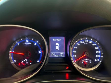 2013-Hyundai-Santa-Fe-R22-Premium-Auto_10