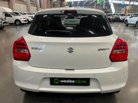 2022-Suzuki-Swift-12-GA_14