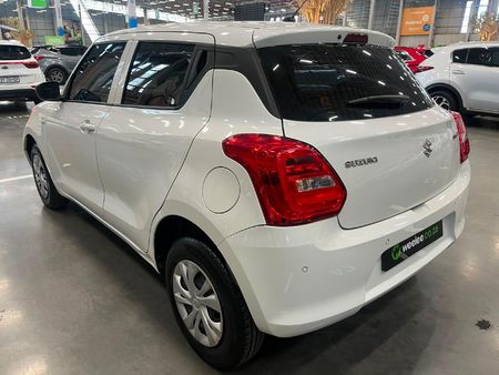 2022-Suzuki-Swift-12-GA_15