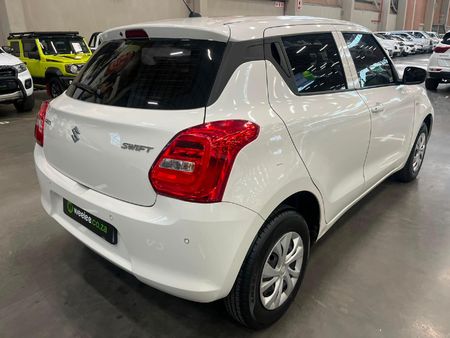2022-Suzuki-Swift-12-GA_5