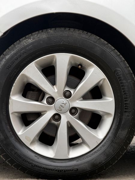 2014-Kia-Rio-12-5-dr_7