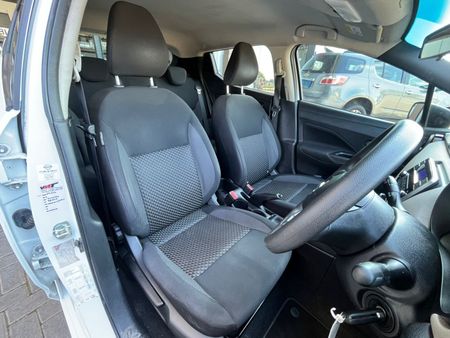 2020-Nissan-Micra-900T-Visia_10