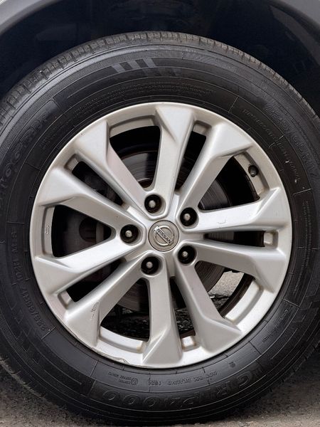 2016-Nissan-X-Trail-20-XE_7