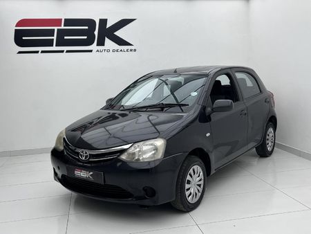 2013-Toyota-Etios-15-XS-5-dr_2