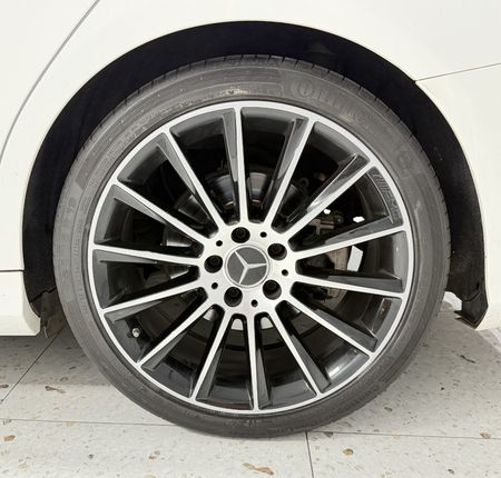 2018-Mercedes-Benz-C-Class-C-200-AMG-Line-Auto_12