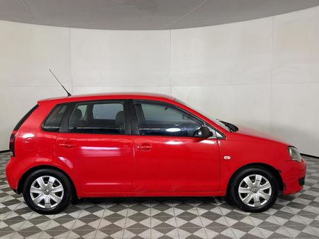 2013-Volkswagen-Polo-Vivo-14-Trendline-5-dr_9