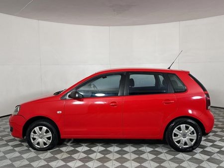 2013-Volkswagen-Polo-Vivo-14-Trendline-5-dr_11