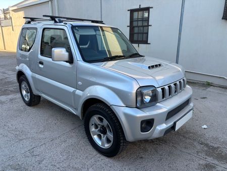 2014-Suzuki-Jimny-13_0