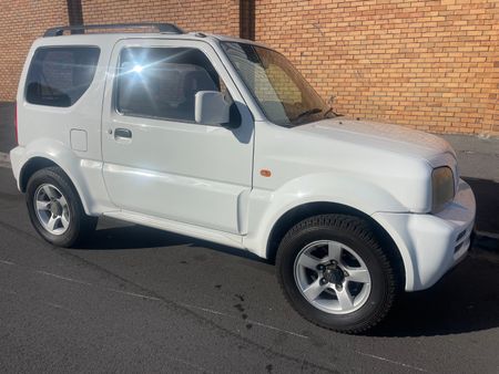 2012-Suzuki-Jimny-13_1