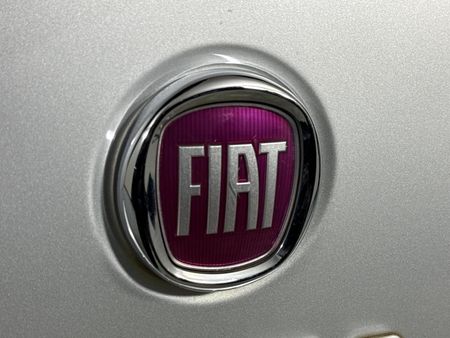 2013-Fiat-Punto-14-Easy_11